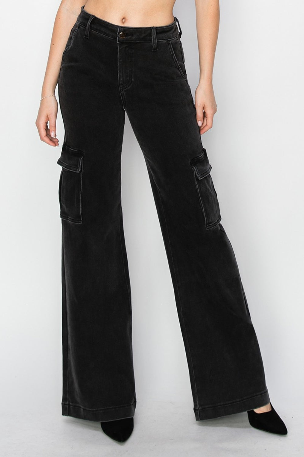 Utilitarian Edge Wide Leg Cargo Jeans in Black