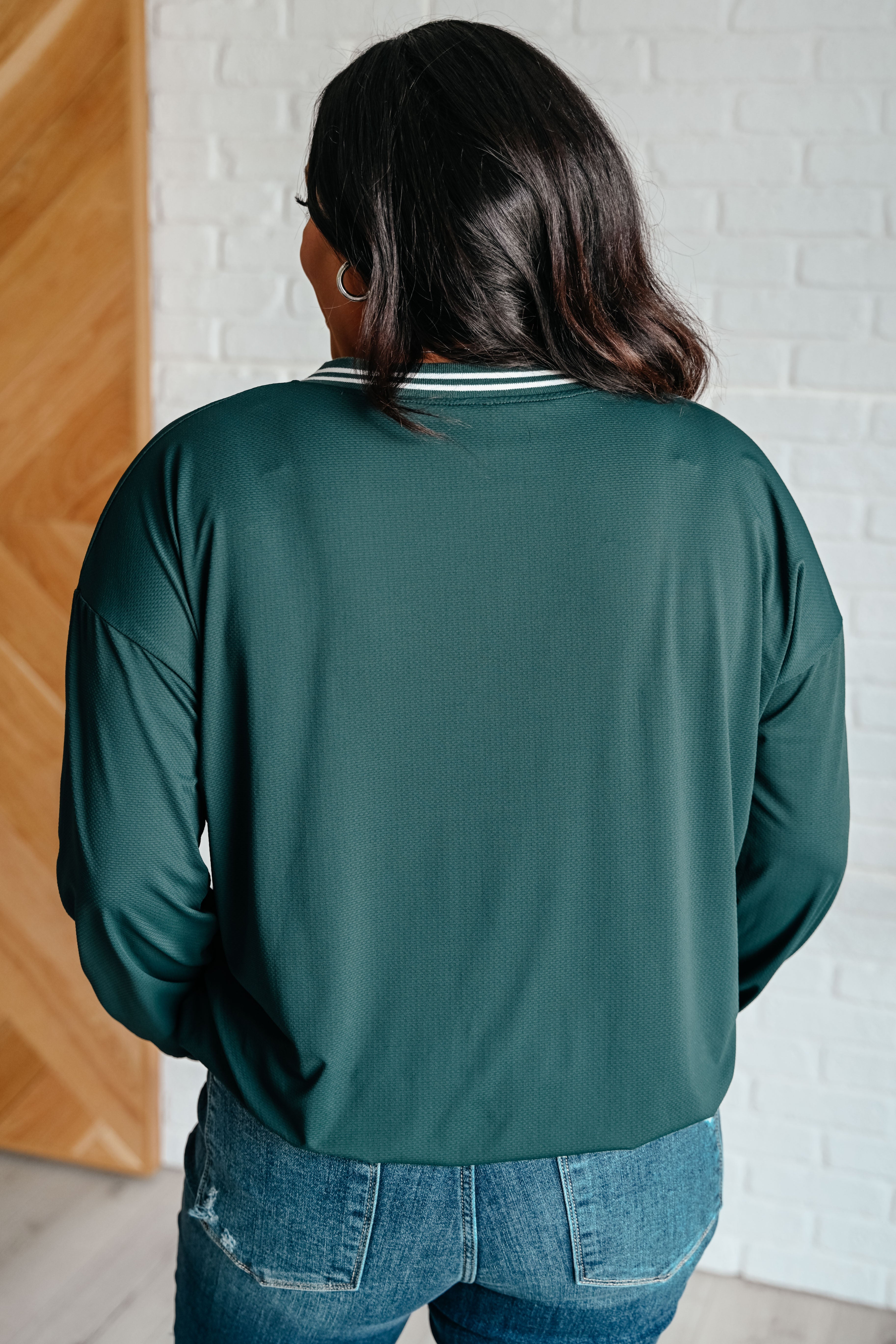 So Comfy Contrasting V-Neck Pullover in Midnight Green