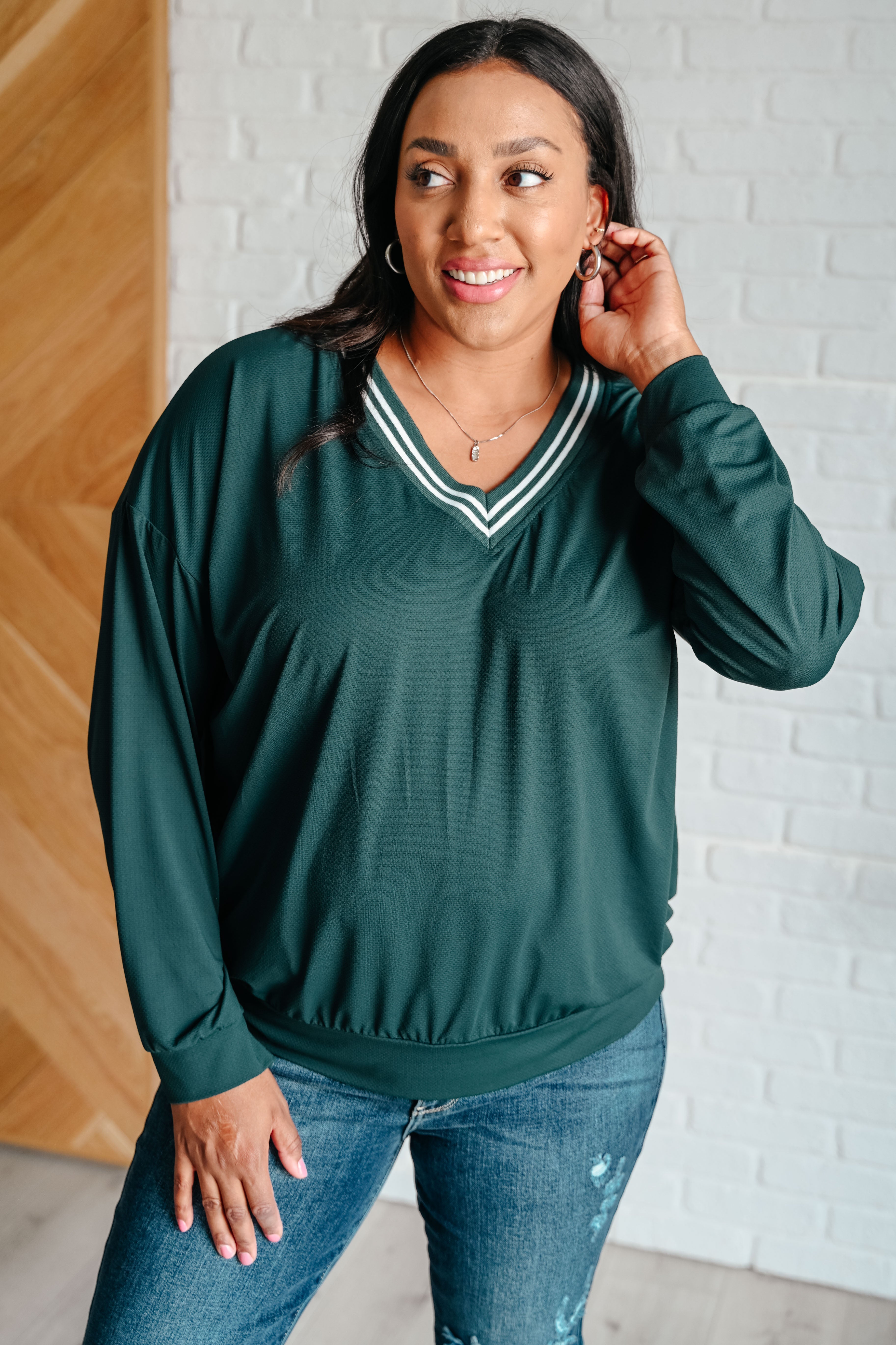 So Comfy Contrasting V-Neck Pullover in Midnight Green