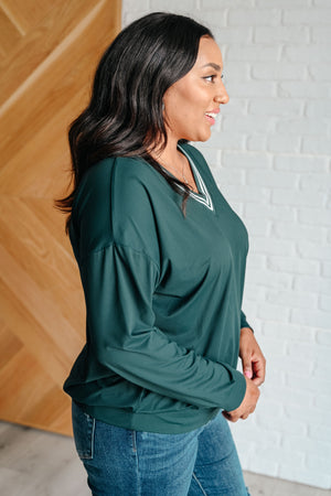 So Comfy Contrasting V-Neck Pullover in Midnight Green