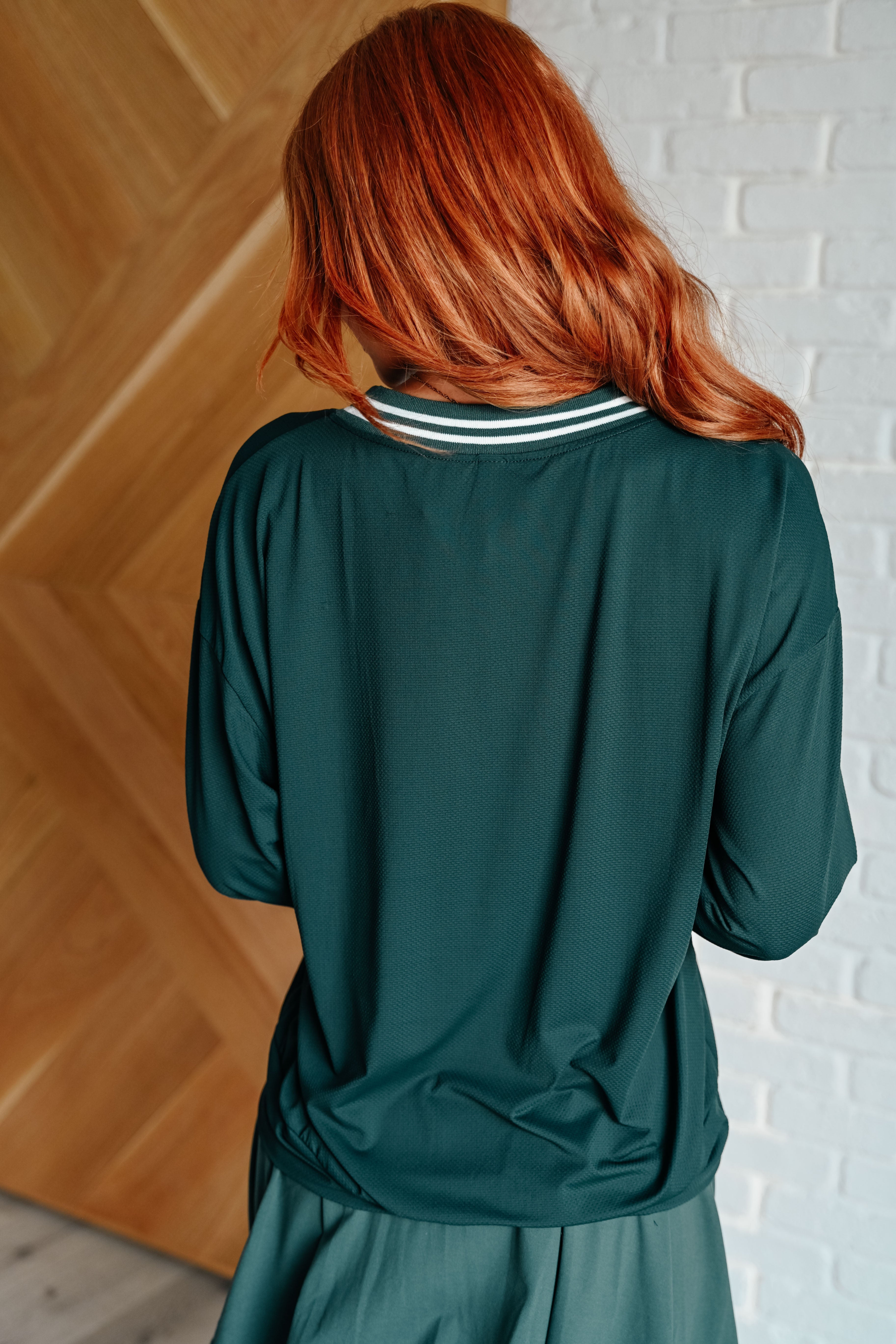 So Comfy Contrasting V-Neck Pullover in Midnight Green