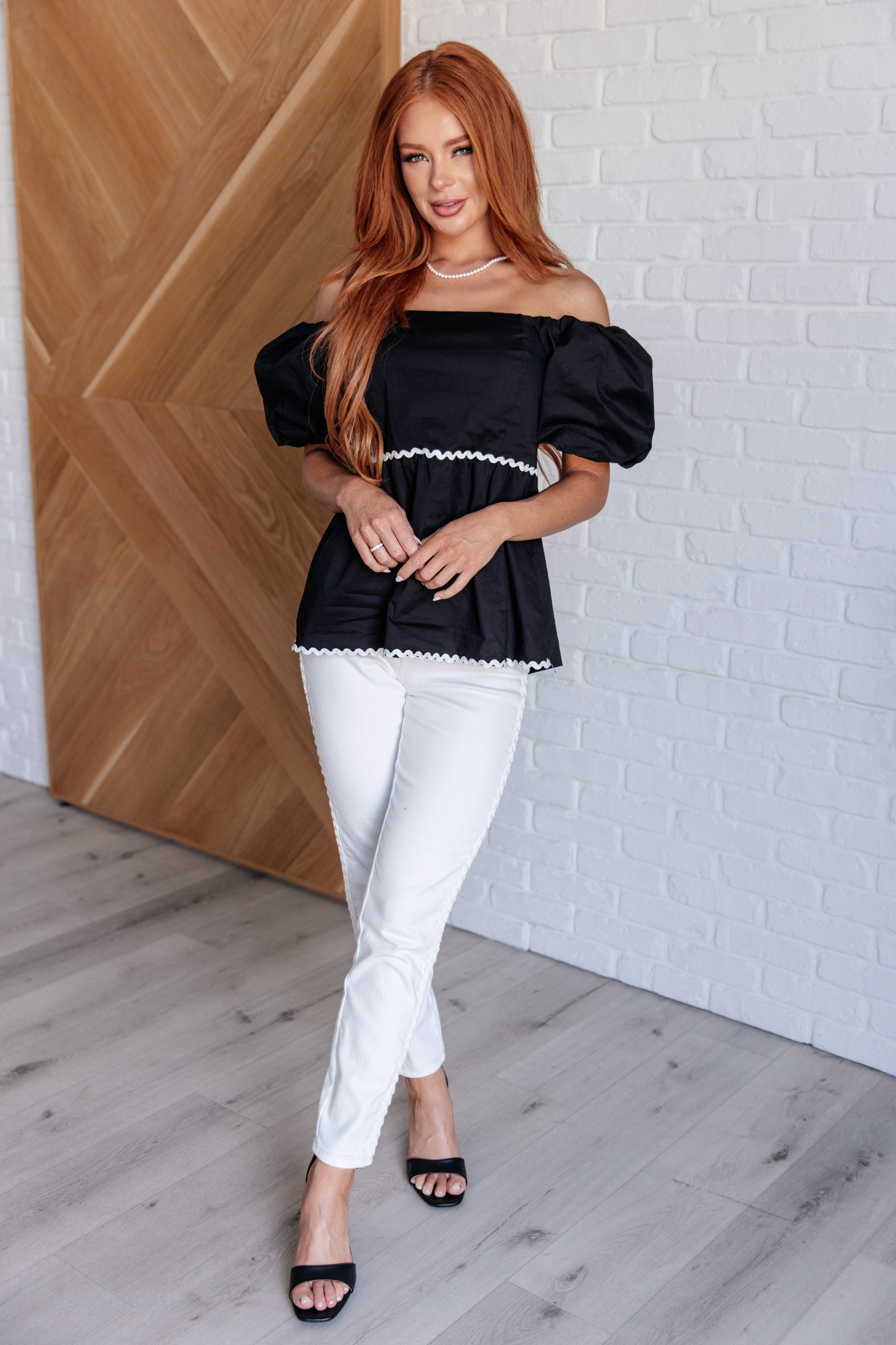 Touch of Contrast Puff Sleeve Blouse