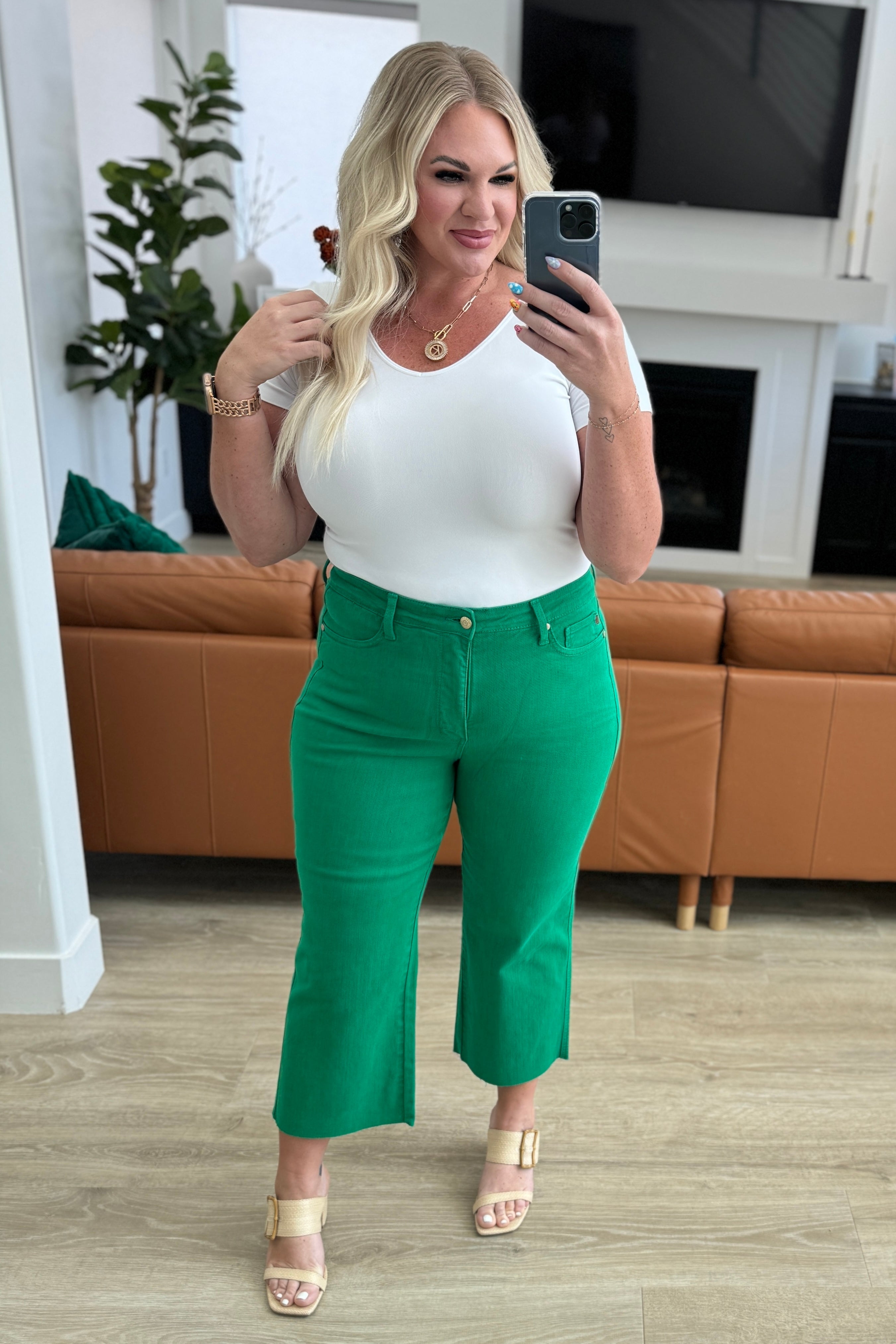 Elize High Rise Tummy Control Cropped Wide Leg Jeans in Kelly Green