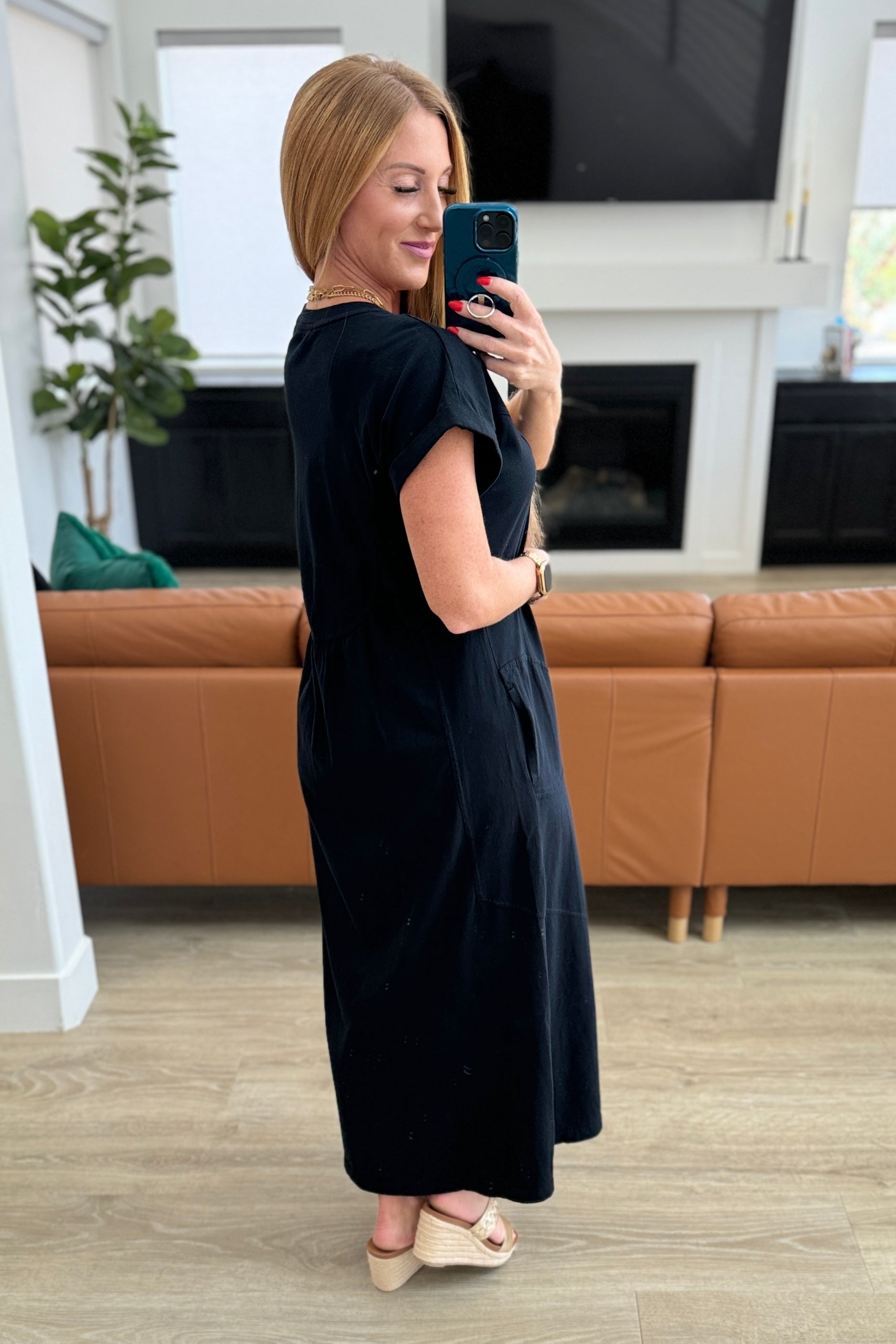 Chillaxin' Shift Maxi Dress in Black