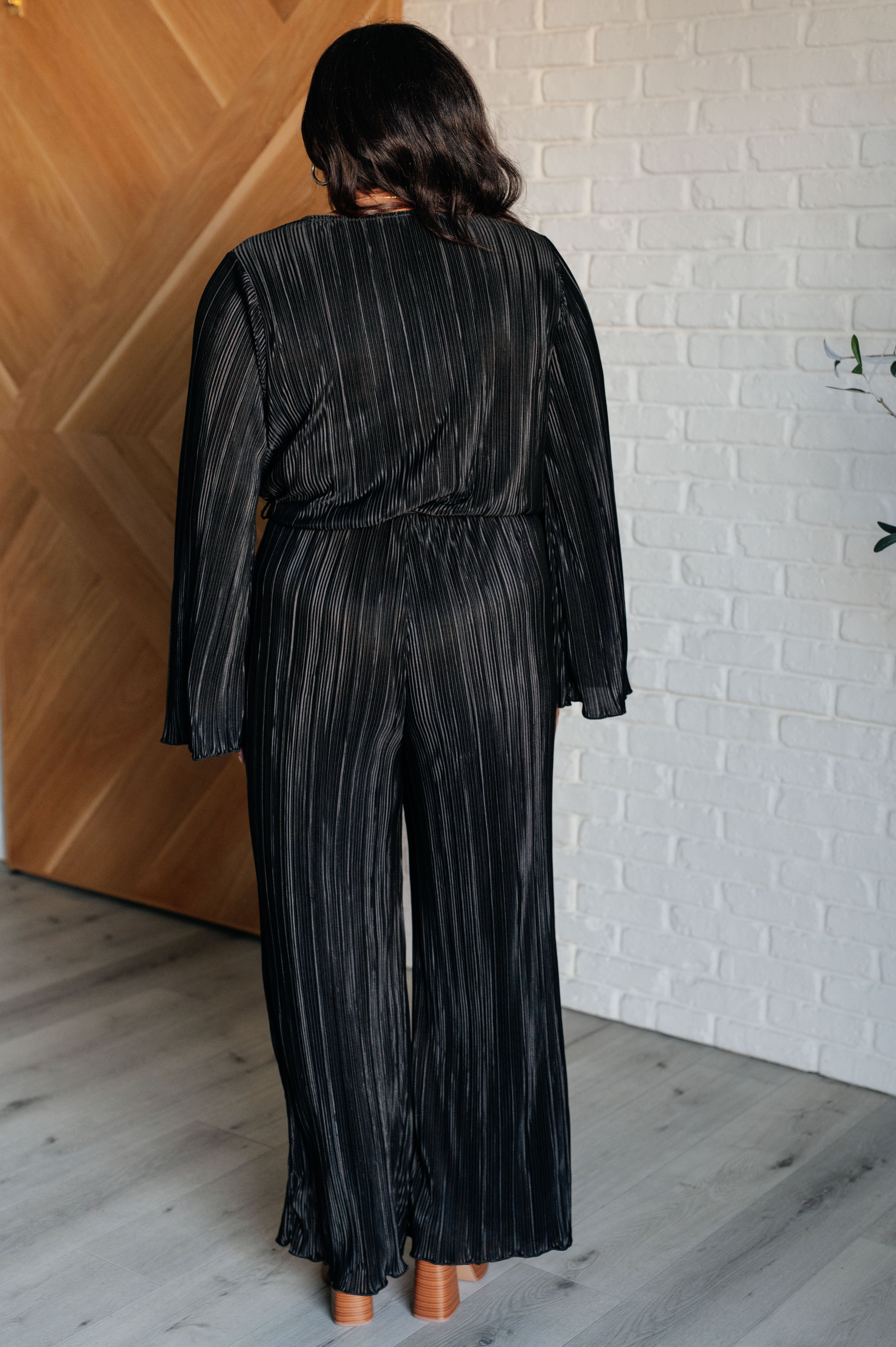 Evening Chic Plissé Jumpsuit