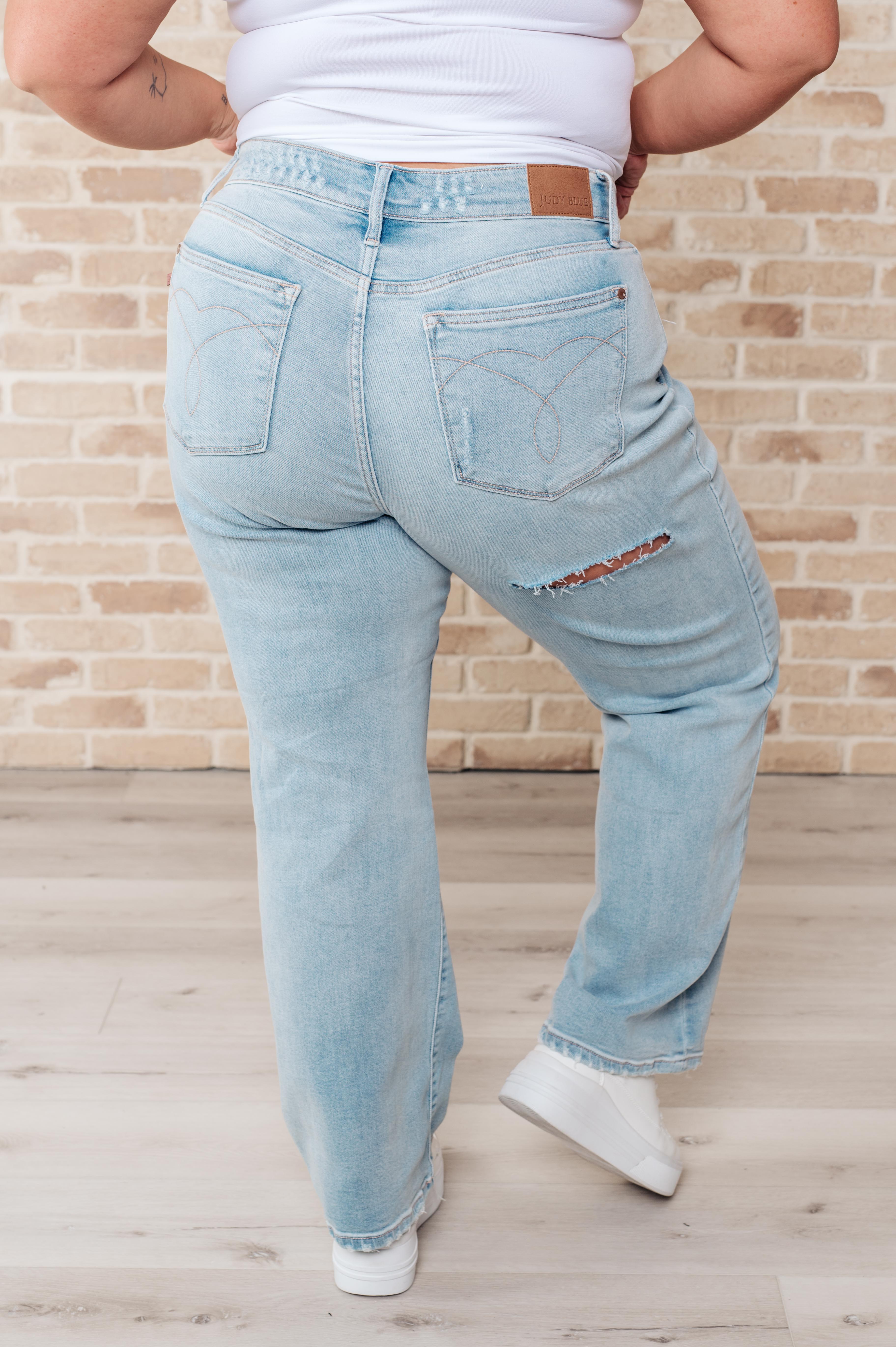 The 90s High Rise Straight Jeans in Light Wash