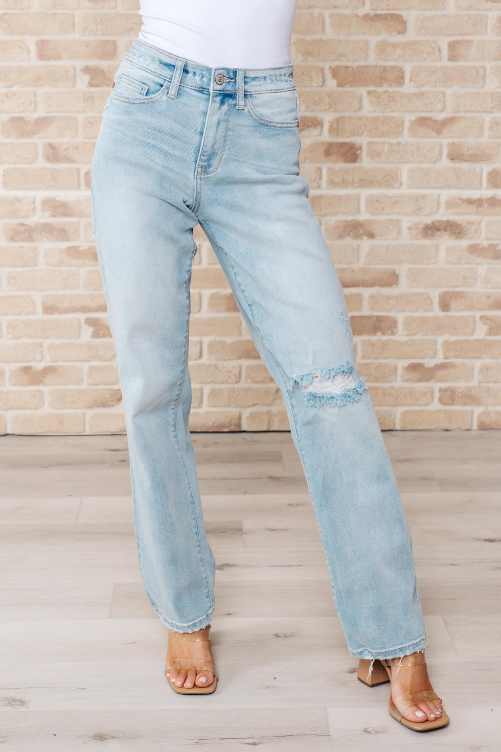 The 90s High Rise Straight Jeans in Light Wash