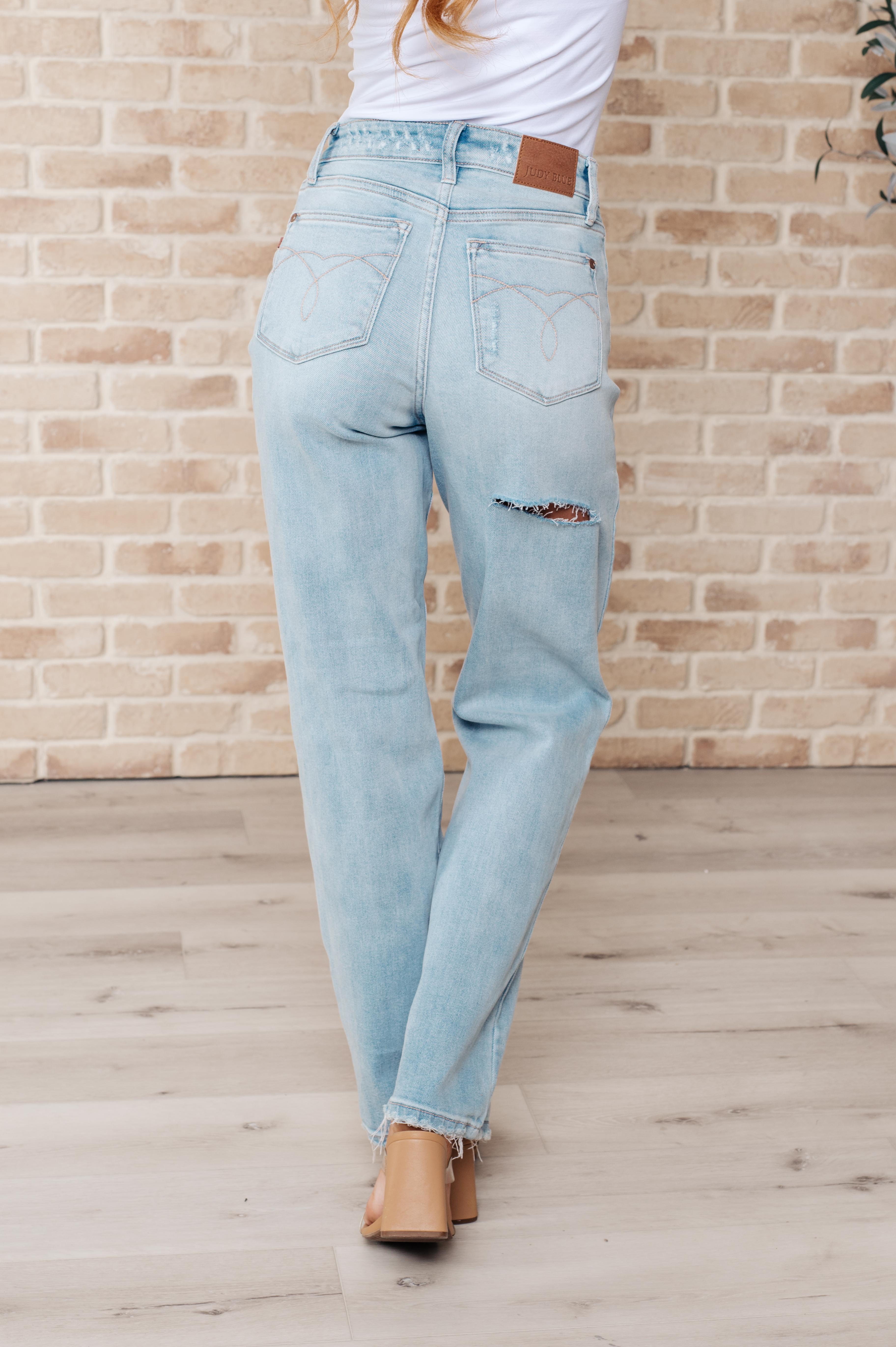 The 90s High Rise Straight Jeans in Light Wash