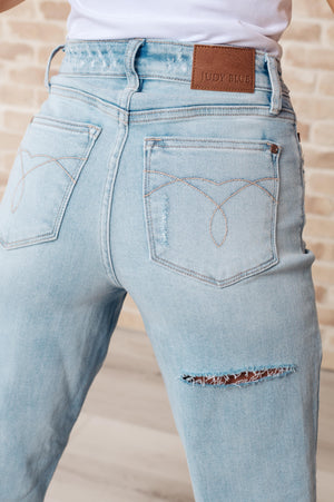 The 90s High Rise Straight Jeans in Light Wash