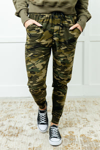 Peak Performance Joggers in Camo