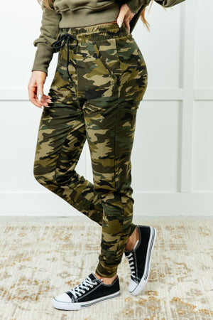 Peak Performance Joggers in Camo