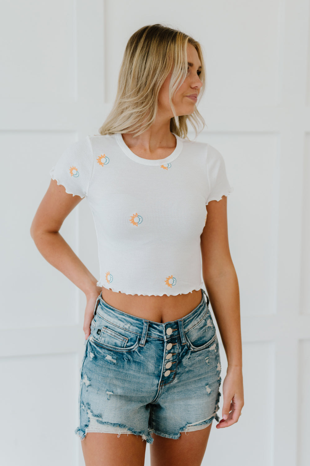 Day & Night Embroidered Cropped Tee in Off White
