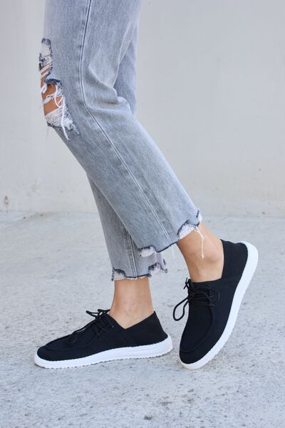 Quincy Lace-Up Sneakers in Black