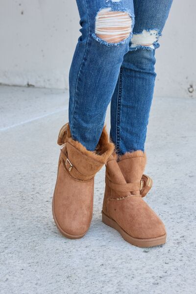 Anna Plush Thermal Boots in Tan