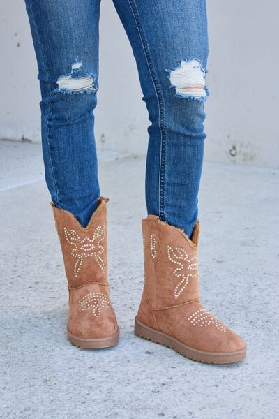 Cowboy Inspired Rhinestone Furry Flat Boots in Tan