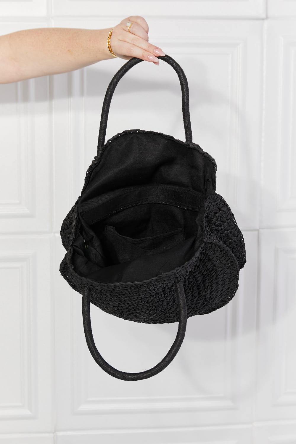 Beach Date Straw Rattan Handbag in Black