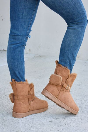 Anna Plush Thermal Boots in Tan