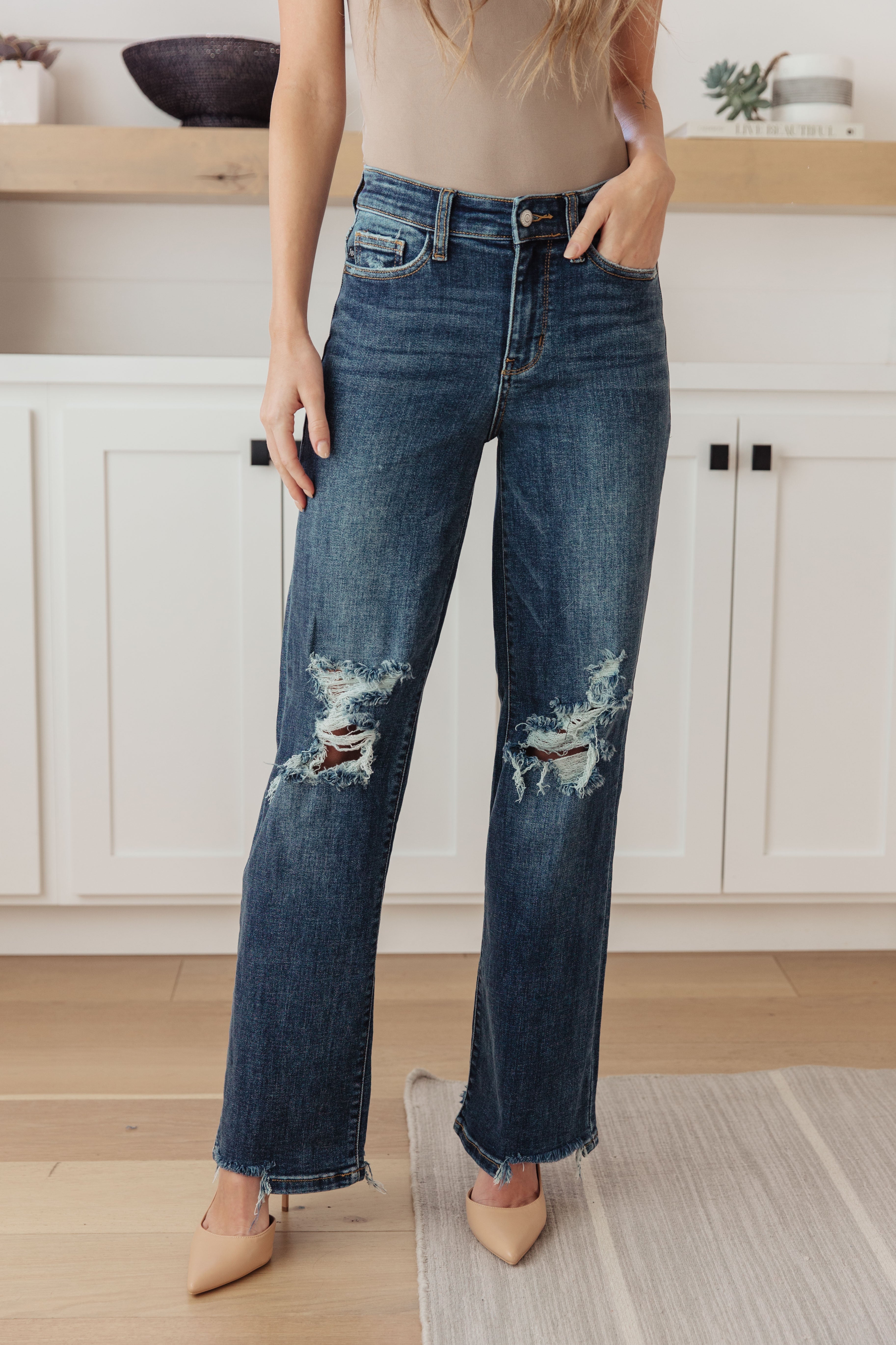 Straight Outta 90's Straight Jeans in Dark Wash