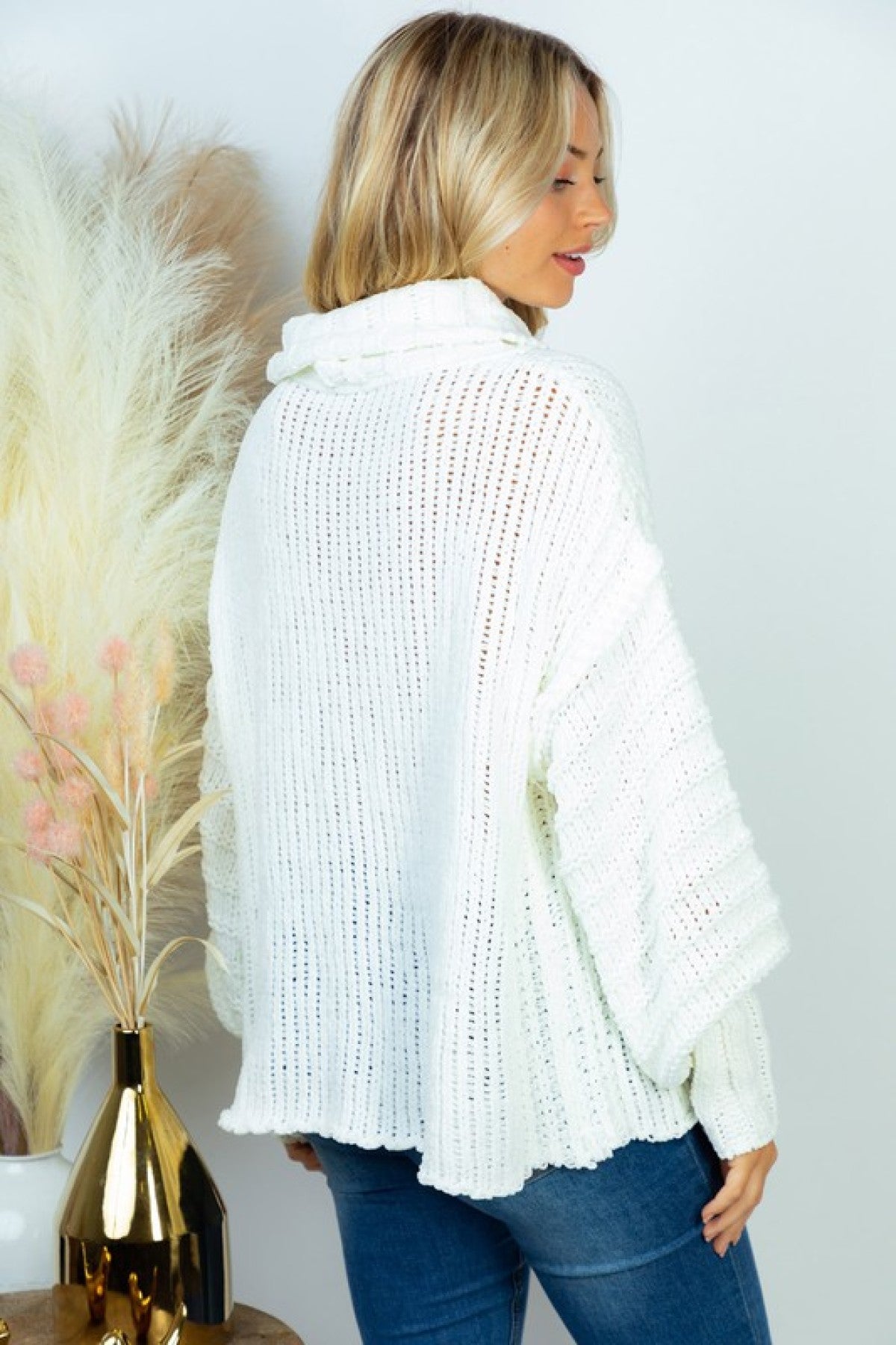 What a Wonderful Turtle Neck Sweater in Off-White