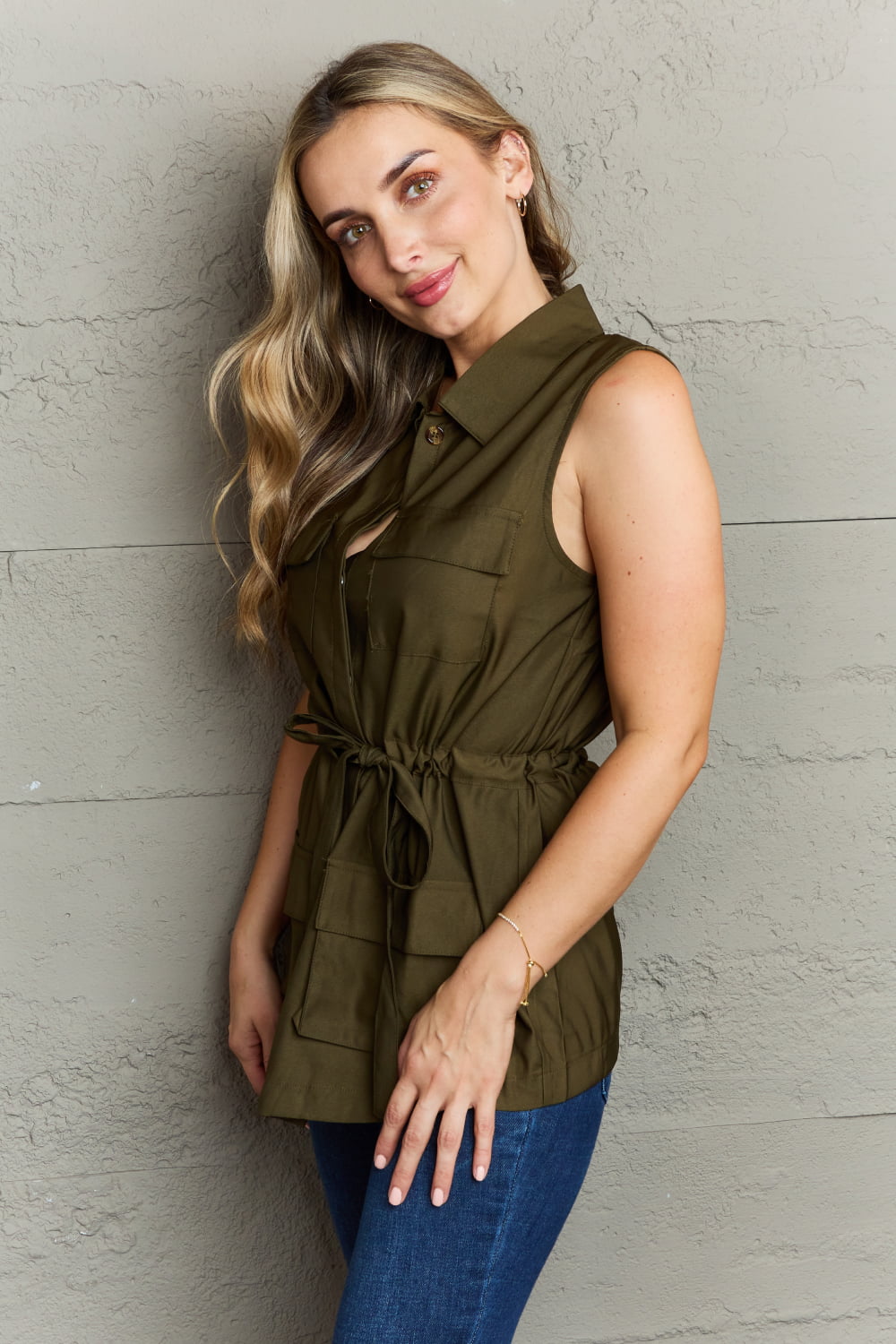 Naomi Sleeveless Collared Button Down Top in Army Green